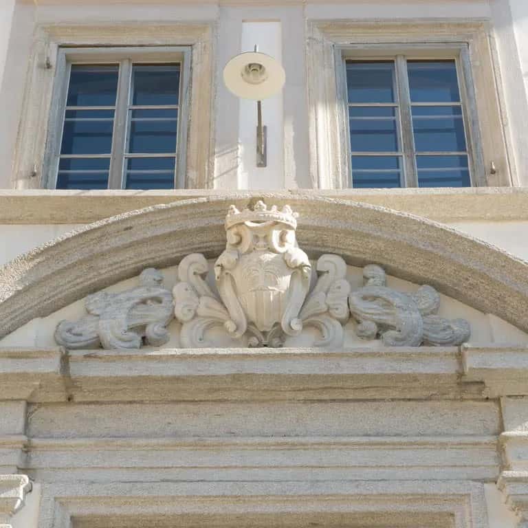 Où dormir dans un lieu chargé d'histoire en Suisse — 13 demeures d'exception